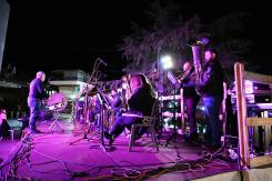 Άναμμα Χριστουγεννιάτικου δέντρου στο Αιγίνιο 