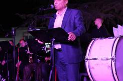 Άναμμα Χριστουγεννιάτικου δέντρου στο Αιγίνιο 