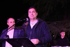 Άναμμα Χριστουγεννιάτικου δέντρου στο Αιγίνιο 