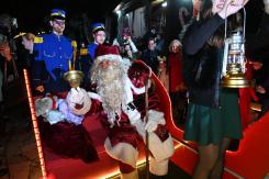 Άναμμα Χριστουγεννιάτικου δέντρου στο Αιγίνιο 