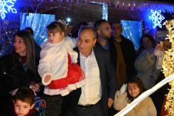 Άναμμα Χριστουγεννιάτικου δέντρου στο Αιγίνιο 